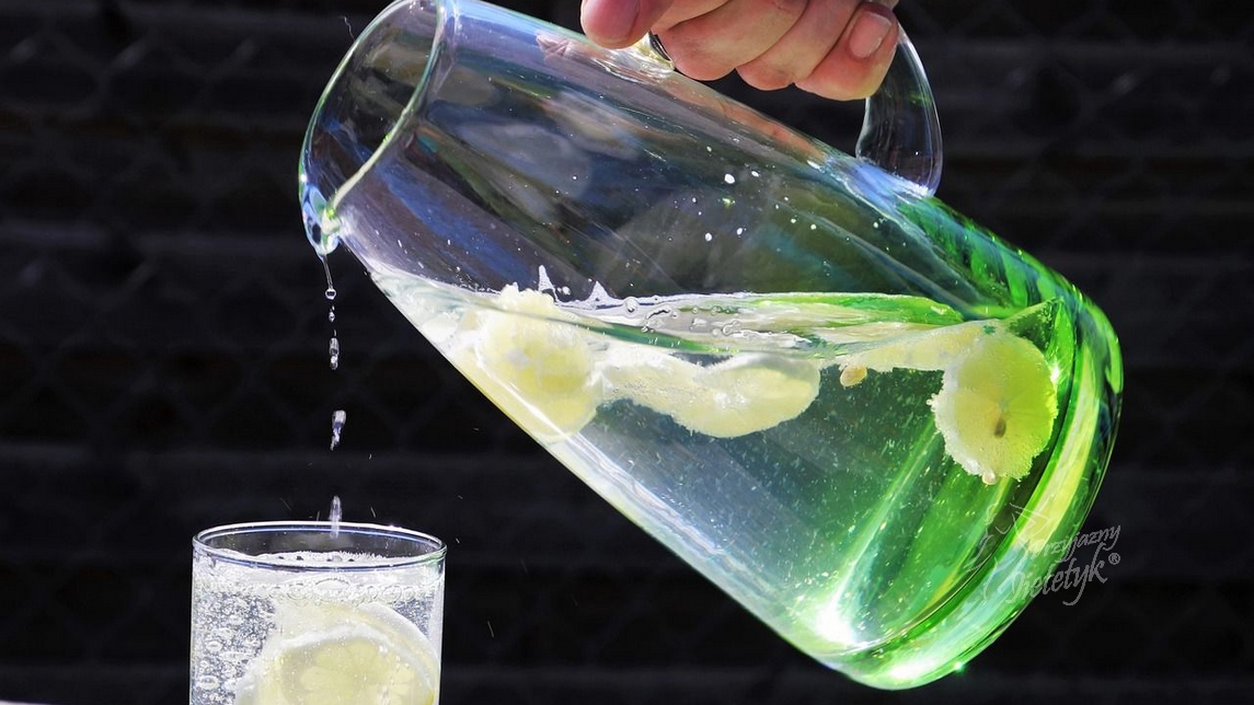 504576577_1560895643